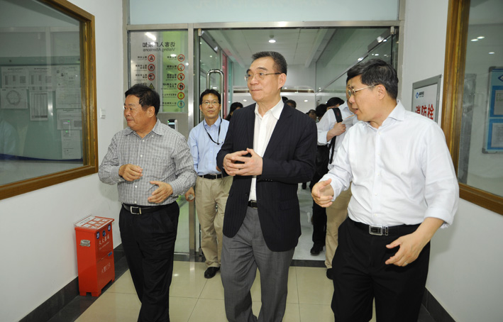 林毅夫率全國無黨派人士考察團調研福耀