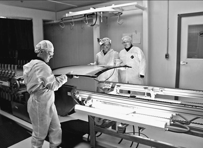 【人民日報】美國“汽車王國”有片來自中國的“玻璃”天地