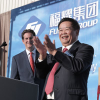 全球最大汽車(chē)玻璃單體工廠(chǎng)，由福耀投資在美國(guó)建成投產(chǎn)